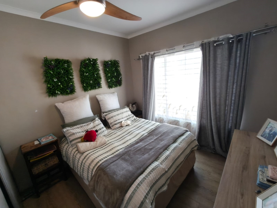 3 Bedroom Property for Sale in Safari Gardens North West
